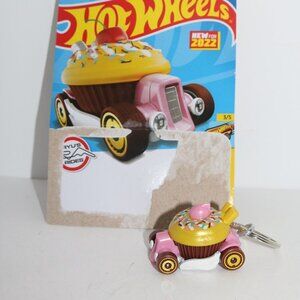 Hot Wheels Fast Foodie 2022 Sweet Driver